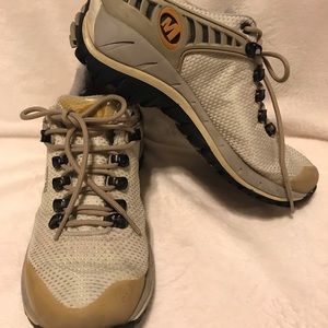 Merrill hiking shoes